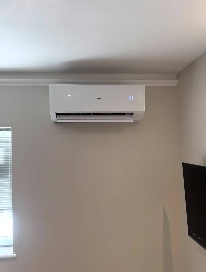 Air conditioning — Wall-mounted split, wired & commissioned