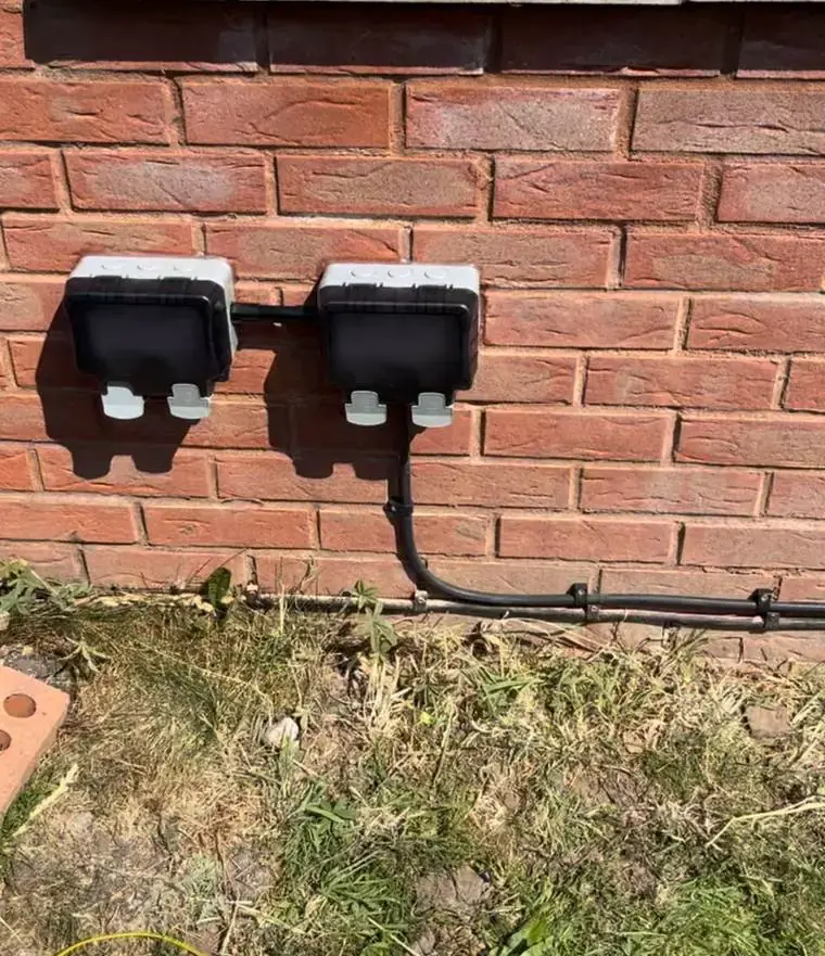 Outdoor power — Weatherproof sockets